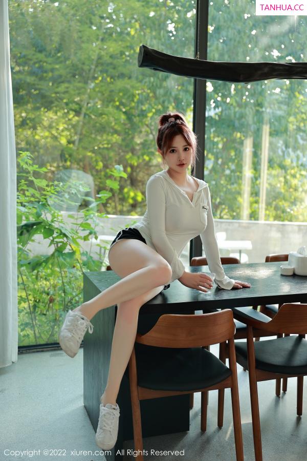 徐嘉乐 徐cake [XiuRen]高清写真图 2022.12.30 No.6067 养乐多DoDo 美臀丰腴第33张图片